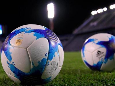 El club argentino que pasó de la disputa con un hipermercado al reclamo de deuda con River