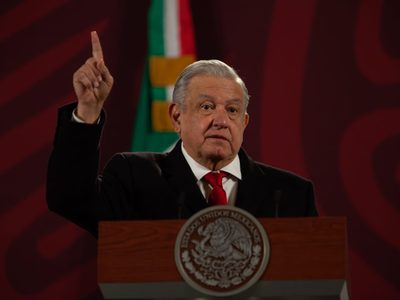 "¿Cómo no vas a poder ahorrar?", reprocha AMLO al INE sobre el plan de austeridad