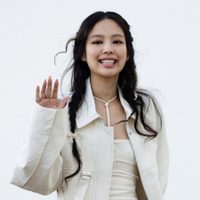 El drástico cambio de look de Jennie para asistir a la Semana de la Moda