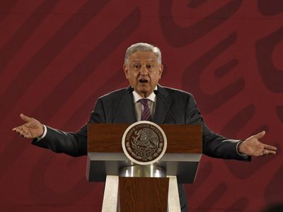 El memorándum sobre reforma educativa es un asunto político, no legal: AMLO