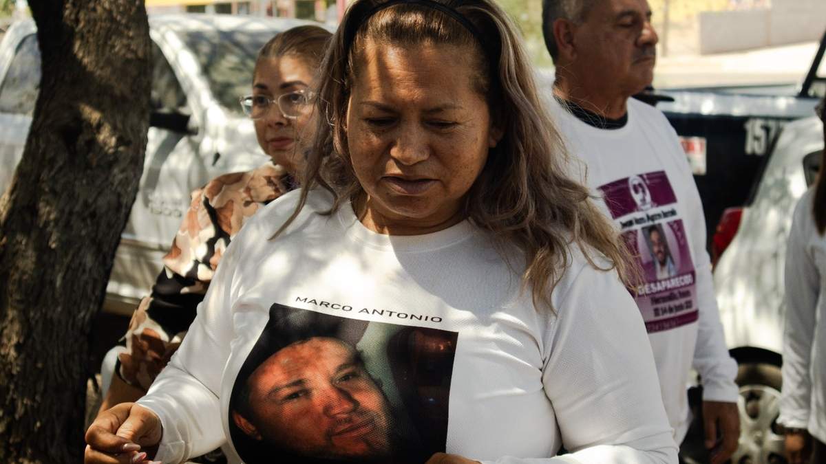 Cecilia Flores despide a su hijo