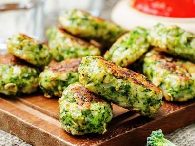 Bastoncitos de brócoli: una receta que no falla, fácil y deliciosa, que te salva el almuerzo