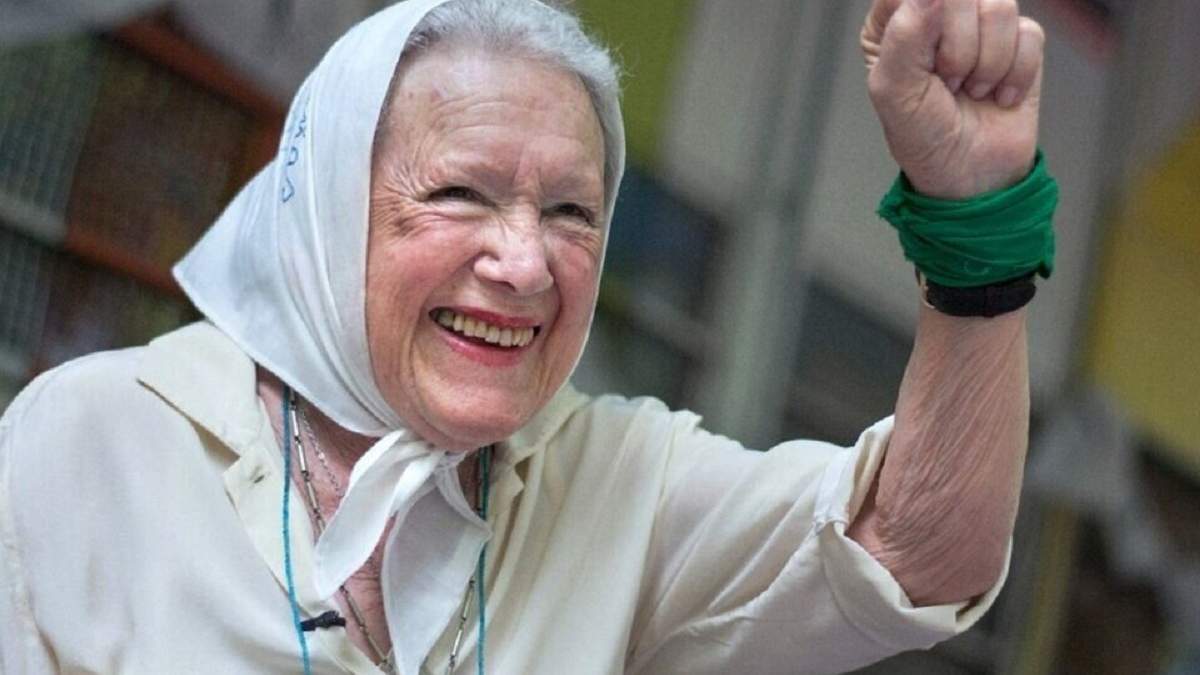Tenía 94 años y pasó más de la mitad de su vida buscando a su hijo Gustavo. Funete: (X).