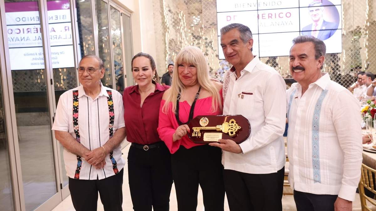 Entregan las llaves de Laredo, Texas al gobernador Américo Villarreal