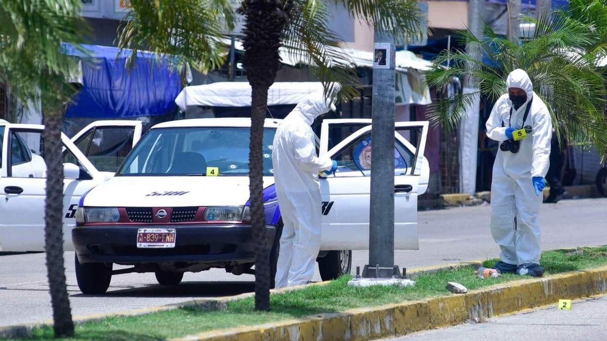 Un taxista fue ejecutado en Acapulco; su pasajera resultó lesionada