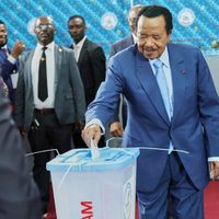 A sus 92 años, el presidente de Camerún asume el cargo para un nuevo mandato