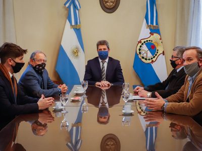 San Juan: Uñac se reunió con el Instituto Provincial de Exploraciones y Explotaciones Mineras