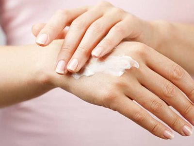 Crema para manos frías y agrietadas en invierno: anotá la mejor receta que lleva pocos ingredientes
