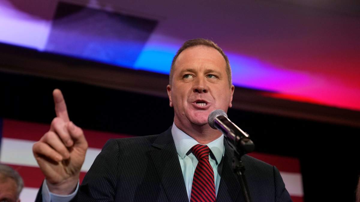 El senador federal electo y fiscal general de Missouri, Eric Schmitt