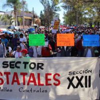 En Oaxaca, ocho movilizaciones; Sección 22 'toma” refinería
