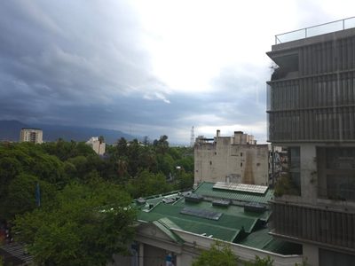 Pronóstico: se espera un miércoles caluroso y hay alerta por tormenta