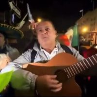 Ésta es la letra de “Canción del pueblo” dedicada a AMLO a su llegada a EU