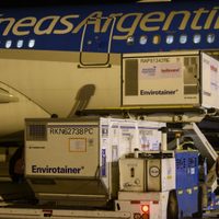 Llegó el segundo vuelo desde China con 768 mil dosis de la vacuna contra el coronavirus de Sinopharm