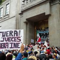 Manifestantes exigen la remoción de jueces y magistrados corruptos del Poder Judicial