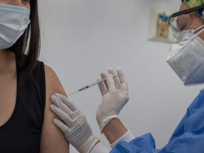 El 80% de los argentinos ya recibieron al menos una dosis de la vacuna contra el coronavirus