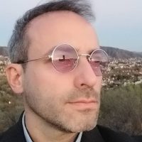 ¡Eso no se hace! Sebastián Almada puso muy incómodo a Guido Kazcka