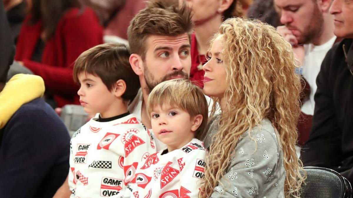 Piqué, Shakira y sus hijos Milan y Sasha. Fuente: (Goal)
