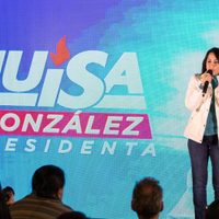 La correísta González y el empresario Noboa pasan a segunda vuelta presidencial en Ecuador