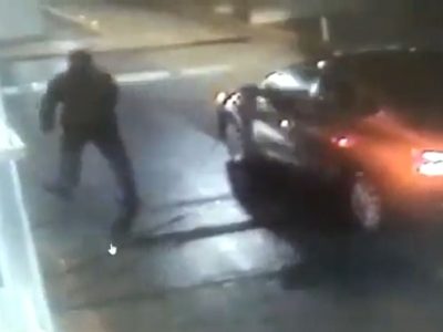 Se salva de ser arrollado cuando pretendía "brincarse" caseta del Circuito Exterior Mexiquense