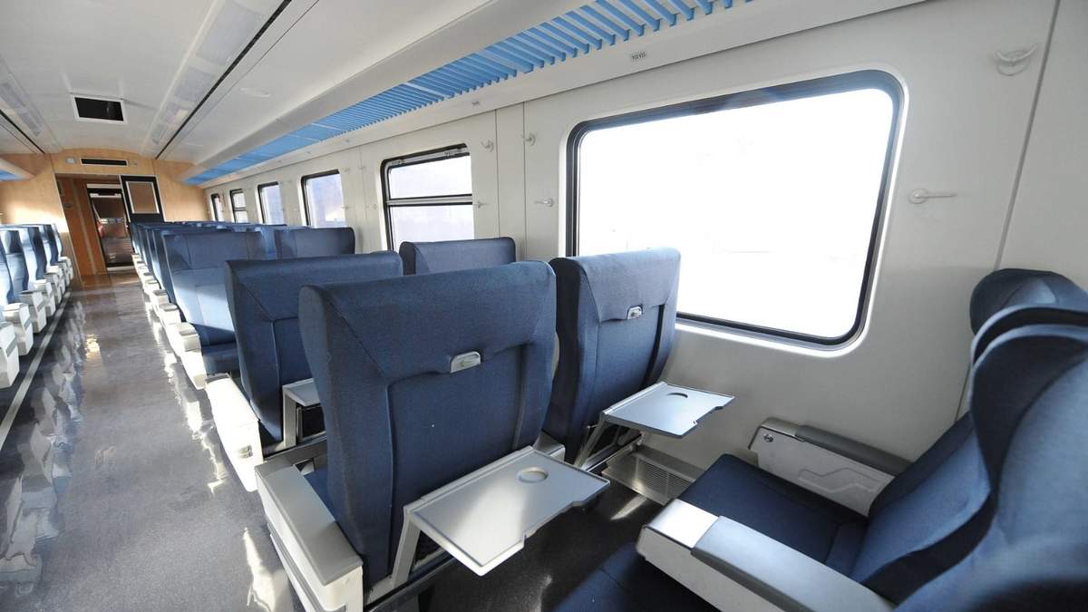 Los trenes funcionan con capacidad reducida. Fuente: (Twitter)