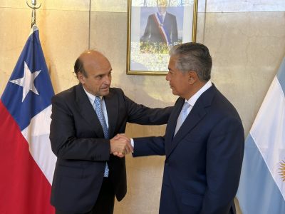 Figueroa en Buenos Aires: acuerdos clave con EE.UU., Francia y Chile por Vaca Muerta