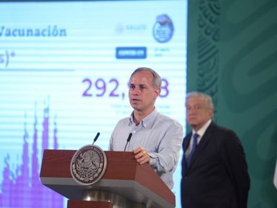 López-Gatell, con catarro y sin cubrebocas en la mañanera; "no todo es covid", dice