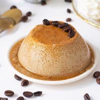 Flan de café con caramelo: una versión deliciosa que no lleva huevos