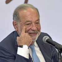 Slim compra a Telefónica sus negocios en Guatemala y El Salvador