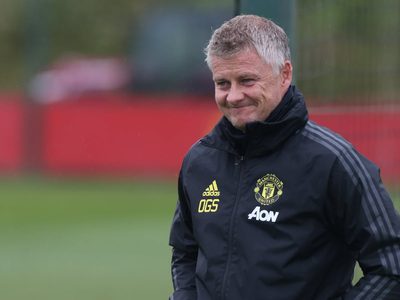 Manchester United: en busca de una estrella argentina que brilla en Europa
