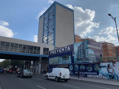 Una más del Metro: alquila estaciones para construir plazas comerciales