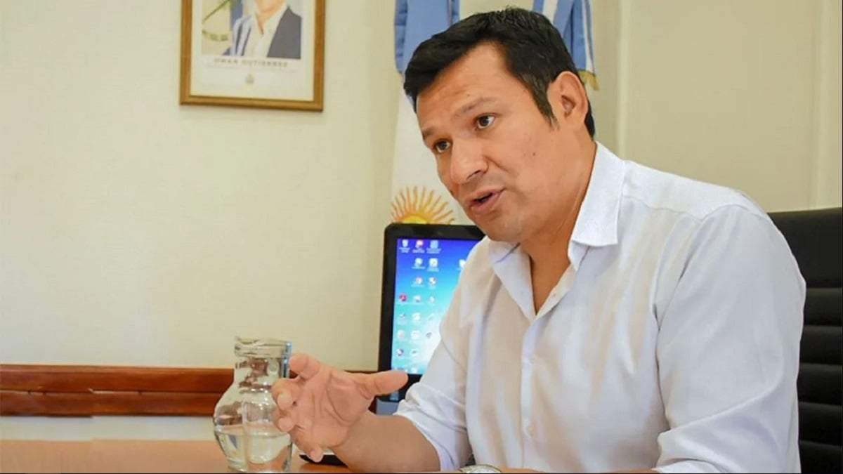 El diputado nacional Osvaldo Llancafilo calificó de tardía la convocatoria de Gutiérrez a la cumbre del MPN. Fuente: (Facebook)