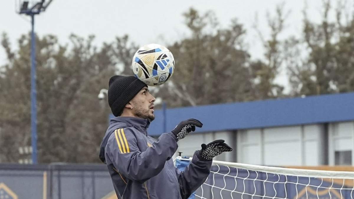 Boca Juniors reveló quiénes son los 24 jugadores convocados para el partido frente a Unión de Santa Fe, por la segunda fecha del Torneo Apertura 2025, que incluirá el regreso del mediocampista Leandro Paredes a La Bombonera.