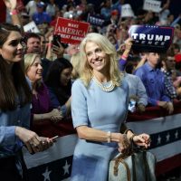 Campaña de Trump reconoce ventaja de Clinton en encuestas