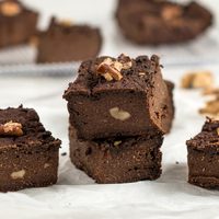 Cuadraditos de chocolate sin harina: bien cremosos y saludables, la receta perfecta para un postre sin culpas