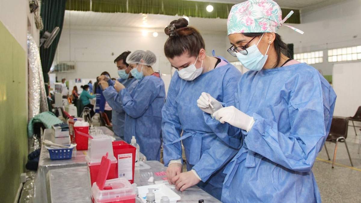 Operativo de vacunación contra el coronavirus. Fuente: (Twitter)