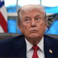 Trump anuncia aranceles contra países que envíen petróleo a Cuba