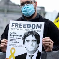 Justicia de Italia deja en libertad al líder independentista catalán Carles Puigdemont