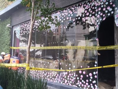 Explosión dentro de plaza Galerías Insurgentes dejó una persona muerta y dos heridas
