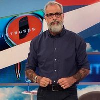 Apartan a periodista de Intrusos por su salud: "La enfermedad empezó a los 7"