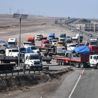 Los camioneros de Chile ponen fin a la huelga en el norte tras el anuncio del estado de excepción
