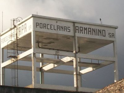 Suspenden aranceles de aisladores eléctricos tras el cierre del único fabricante argentino
