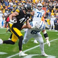 Los Steelers fuerzan 6 pérdidas de balón y supera por 27-20 a los Colts, líderes de la AFC