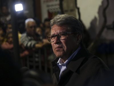 Ricardo Monreal pide sumar esfuerzos para lograr la paz tras asesinato de cuñado y sobrino