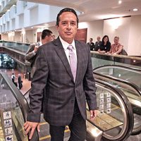 Carlos Joaquín salta de “cacique” de Quintana Roo a embajador de la 4T