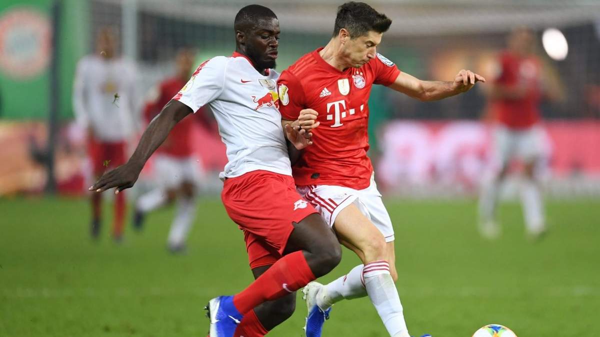 Upamecano con Lewandowski. Fuente: (Instagram)