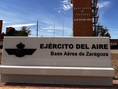 Un avión de guerra de España se desploma en práctica de exhibición (Video)