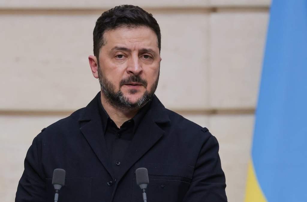 El presidente ucraniano Volodymyr Zelenskyy en conferencia de prensa en el Palacio de los Elíseos en París, el 13 de marzo del 2026