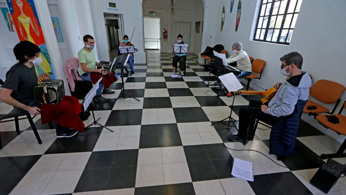 Orquesta Escuela Provincial de Tango, con el objetivo de captar músicos que quieran acercarse al tango. Fuente: (Twitter).