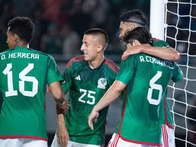 Jiménez y De la Rosa dan a México la victoria ante Guatemala en el estadio Kraken de Mazatlán