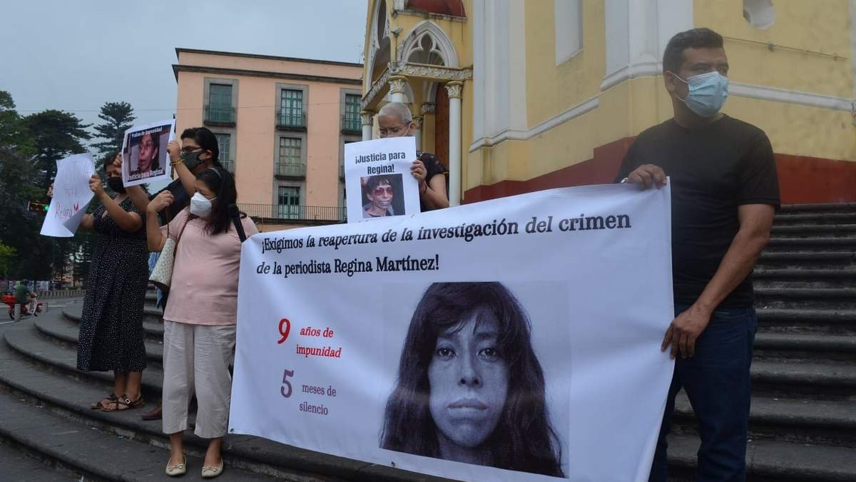 Amigos y colegas de Regina se manifestaron en para exigir la reapertura de la investigación